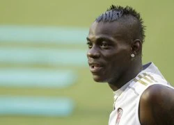 Balotelli khoe tóc mới điệu đà