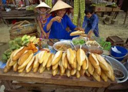 Bánh mì pate Việt Nam lọt top món ăn đường phố ngon nhất thế giới