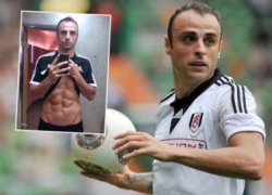 Berbatov khoe cơ bụng săn hơn CR7 và "running man"