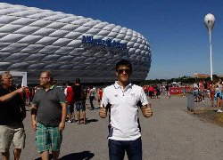 Công Vinh hứng khởi đi thăm Bayern Munich