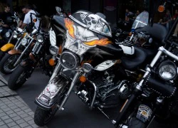 Dàn xe Harley-Davidson khủng khoe dáng trên phố Sài Gòn