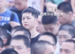 Những hình ảnh đầu tiên của Song Joong Ki trong quân ngũ