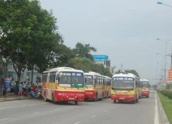 Hàng chục xe buýt "bịt" đường giao thông trong 4 giờ liên tiếp