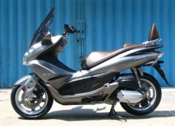 Honda PCX độ phong cách Piaggio X9