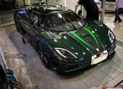 Koenigsegg Agera S với màu carbon xanh tuyệt đẹp