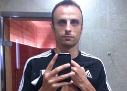 Lãng tử Berbatov khoe cơ bụng 6 múi