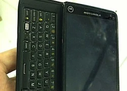 Lộ diện Motorola DROID 5 với bàn phím QWERTY trượt