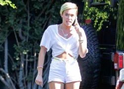 Miley Cyrus uống thuốc nuôi tóc dài