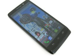 Motorola Droid mini: Rẻ, đa tính năng, đáng dùng?