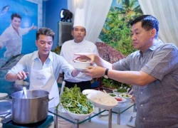 Mr Đàm nấu bún cá cho bố mẹ chồng Hà Tăng