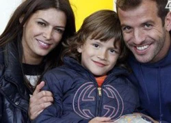 Người đẹp Sabia say tình với Van der Vaart