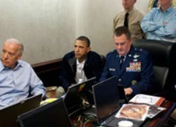 Obama đánh bài trong khi Mỹ diệt bin Laden