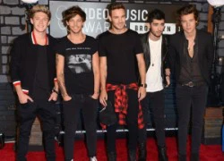 One Direction sốc khi dân tình ném đá Miley Cyrus