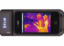 Phụ kiện biến iPhone thành camera hồng ngoại, "quan sát" dễ dàng vào ban đêm