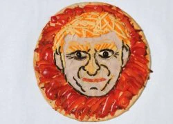 Pizza đại chiến: Manuel Pellegrini đè bẹp David Moyes