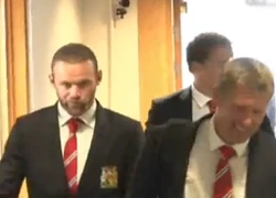 Rooney lủi thủi, lạc lõng ở MU