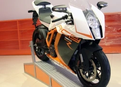 Siêu môtô KTM RC8R chính hãng đầu tiên tại Việt Nam