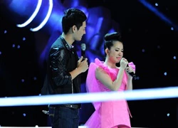 The Voice đo ván 1: Mỹ Linh làm thí sinh 19 tuổi bật khóc nức nở