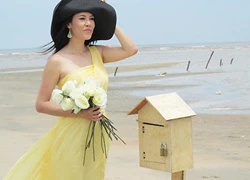 Thu Phương về nước quay MV bên bờ biển