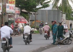 Truy đuổi nhóm nghi can trộm xe máy