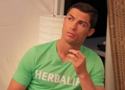 Ảnh hậu trường cực hot của &#8220;sát thủ hào hoa&#8221; CR7.