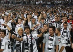 Besiktas bị phạt nặng vì vụ CĐV đánh nhau đổ máu