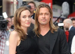 Brad Pitt tặng Jolie vòng 300.000 USD