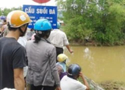 Cả làng tiếc thương tân sinh viên bị lũ cuốn