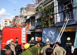 Cháy sát chợ Bình Tây, hàng trăm tiểu thương nháo nhào