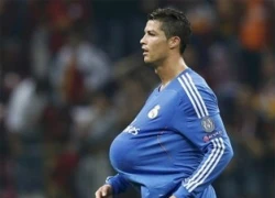 CR7 cho người yêu "đeo ba lô ngược"!