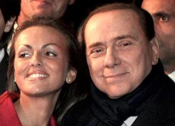 Cụ Berlusconi bị giục cưới: Trâu già gặm cỏ...