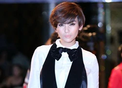 Hoàng Yến diện style tomboy cực "hút" giữa dàn "trai xinh, gái đẹp"