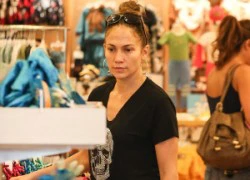 Jennifer Lopez mặt mộc vẫn đẹp hoàn hảo