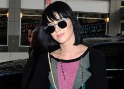 Katy Perry chọn túi cũng rất điệu