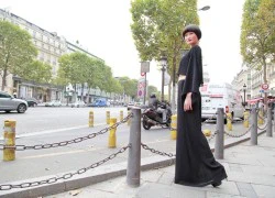 Kha Mỹ Vân dạo chơi Paris cùng quán quân Project Runaway