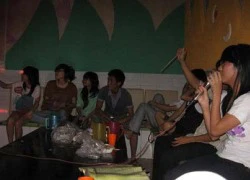 Mất mạng vì bạn đập cửa phòng Karaoke của người khác