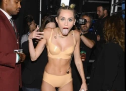 Miley Cyrus hé mở lý do về loạt hành động "kỳ quái" của mình