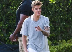 Netizen hỗn chiến vì nghi án Justin Bieber làm trợ tá Người Dơi