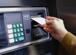 NHNN: Kiểm tra các vụ mất tiền tại ATM