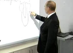 Putin ngẫu hứng vẽ hình mèo