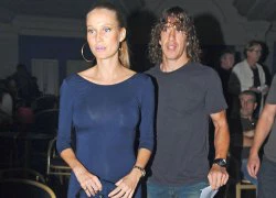 Puyol tươi rói bên bà bầu siêu mẫu