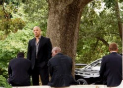 Quái xế "Fast 7" rầu rĩ tại đám tang đồng bọn