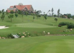 TGĐ đánh người phục vụ sân golf bất tỉnh