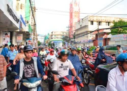 TPHCM: &#8220;Hố tử thần&#8221; bất ngờ xuất hiện giữa đường