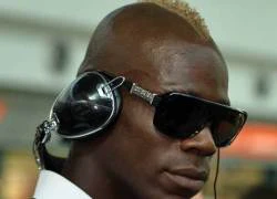 Balotelli bị giam lỏng vì quá quậy