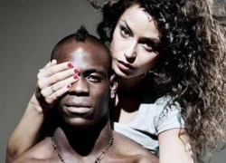 Bồ cũ Balotelli đắm say bên tình mới