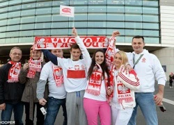 CĐV Ba Lan làm náo loạn sân Wembley