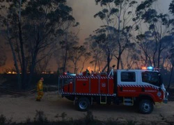 Cháy lớn ở Australia, ít nhất 100 ngôi nhà bị thiêu rụi