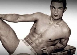 Cris Ronaldo "dụ dỗ" fan gửi ảnh mặc đồ lót