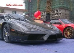 Dùng cặp đôi siêu xe Ferrari để câu khách mua nhà